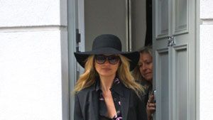 Dressed to Thrill: Kate Moss