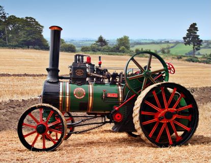 A traction engine in a field