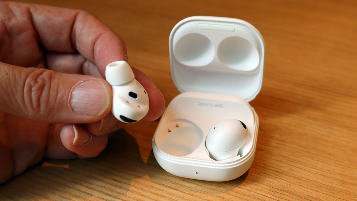 Samsung Galaxy Buds 3 Pro vs Galaxy Buds 2 Pro which are the best earbuds in the Galaxy