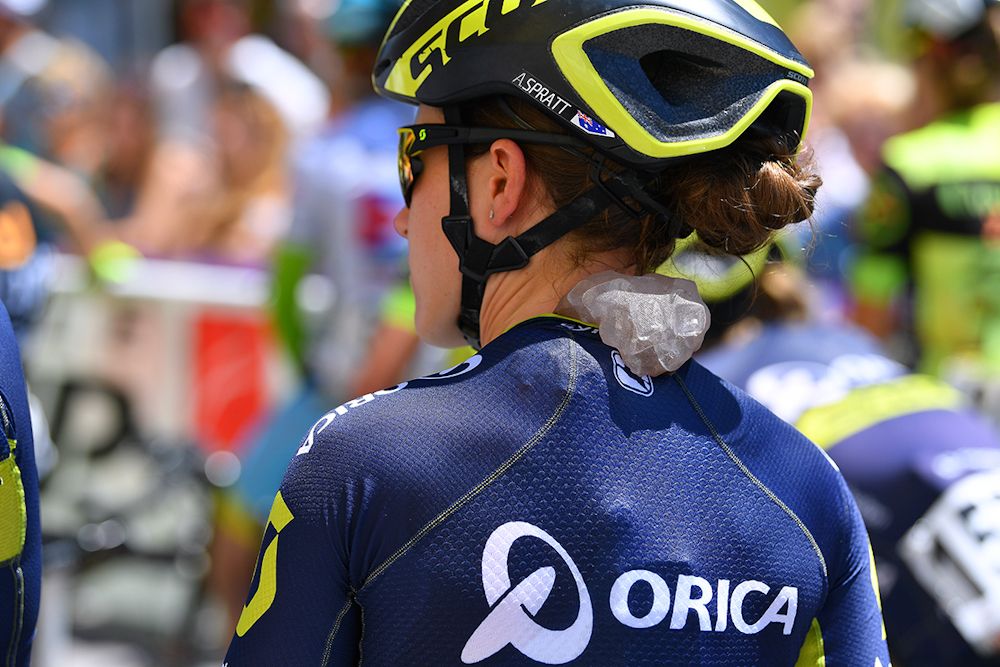 Amanda Spratt prepared for a hot day at the Giro Rosa