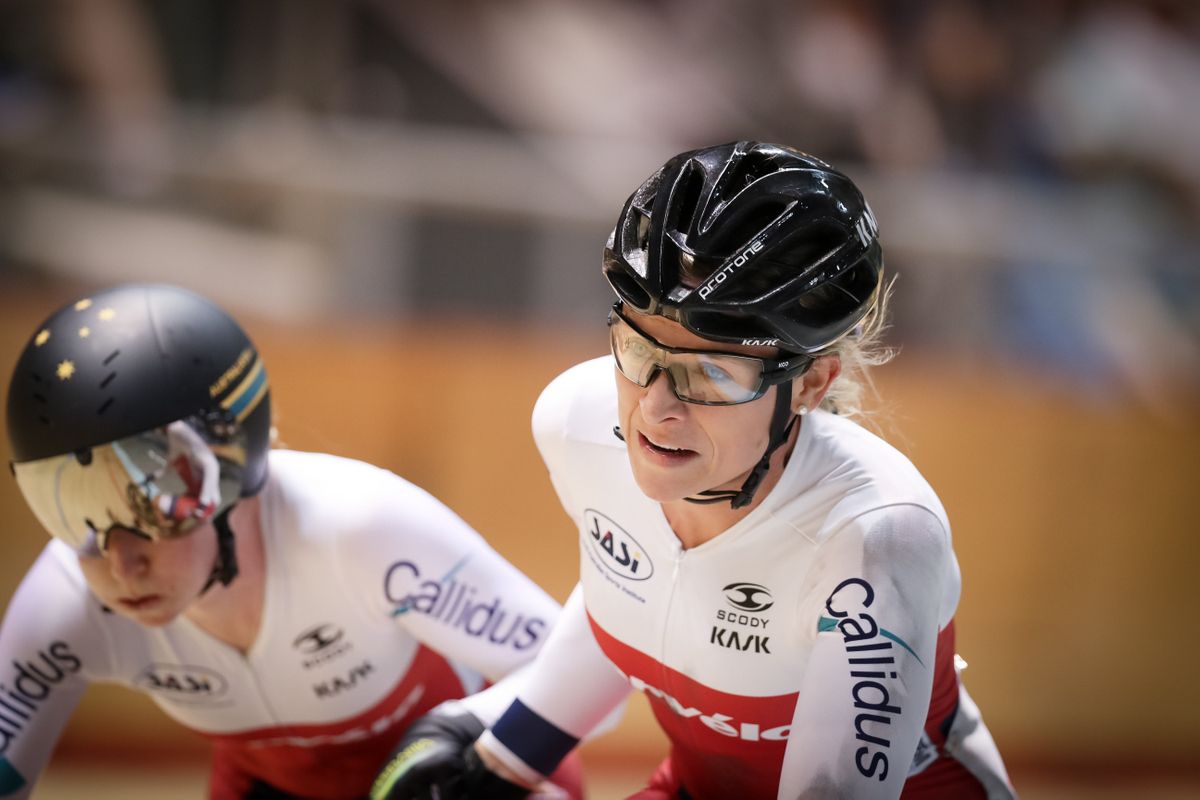 Annette Edmondson and Alex Manly riding to the silver medal