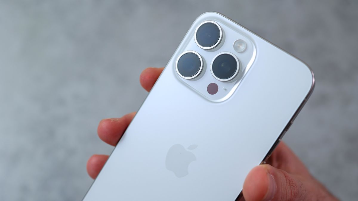 iPhone 15 Pro Max hands-on review: too much zoom?