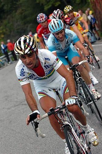 Paolo Bettini (Quick-Step) hammers on the front of an elite group