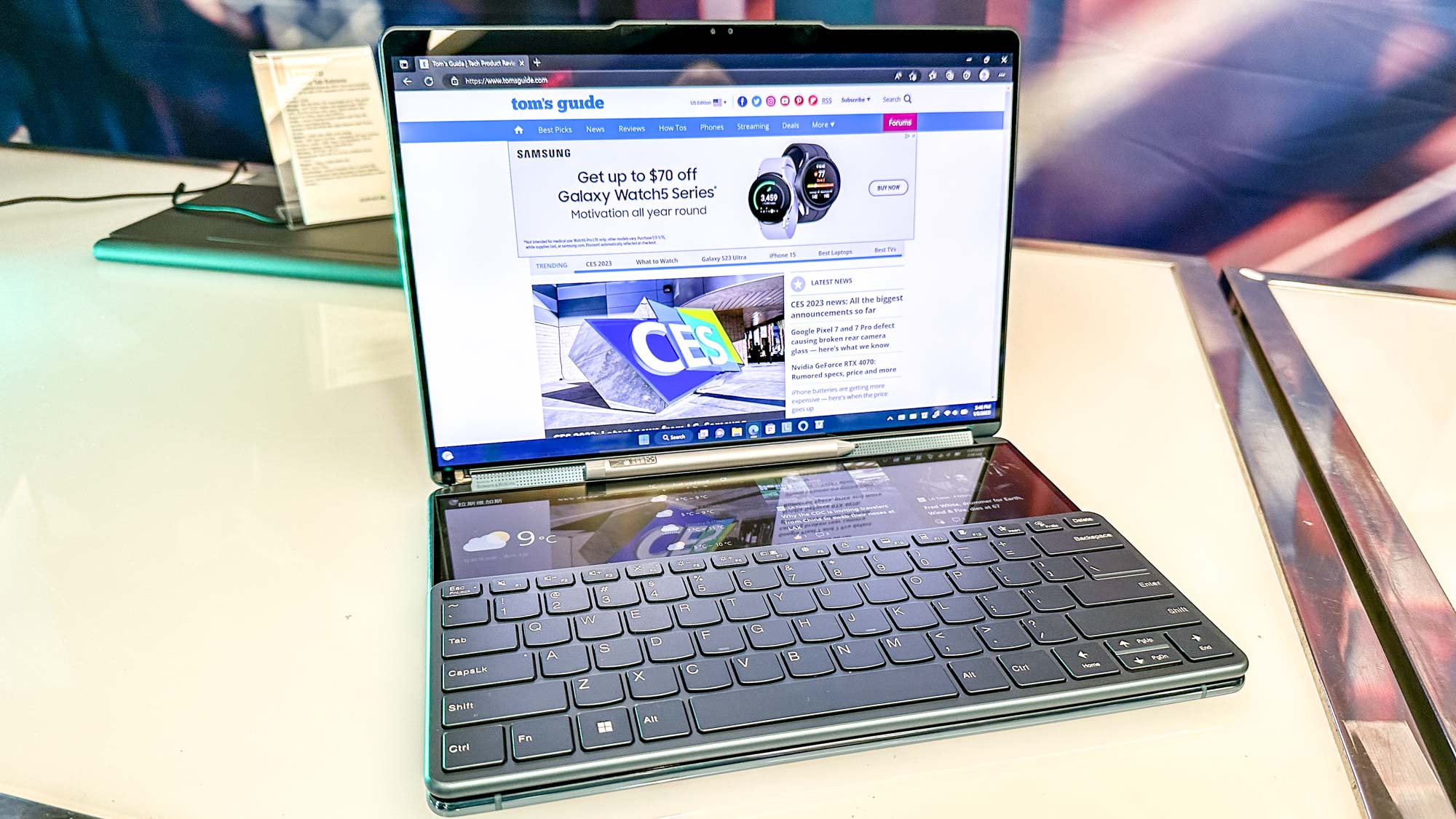 بررسی لپتاپ Lenovo Yoga Book 9i