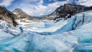 solo backpacking: glacier hike