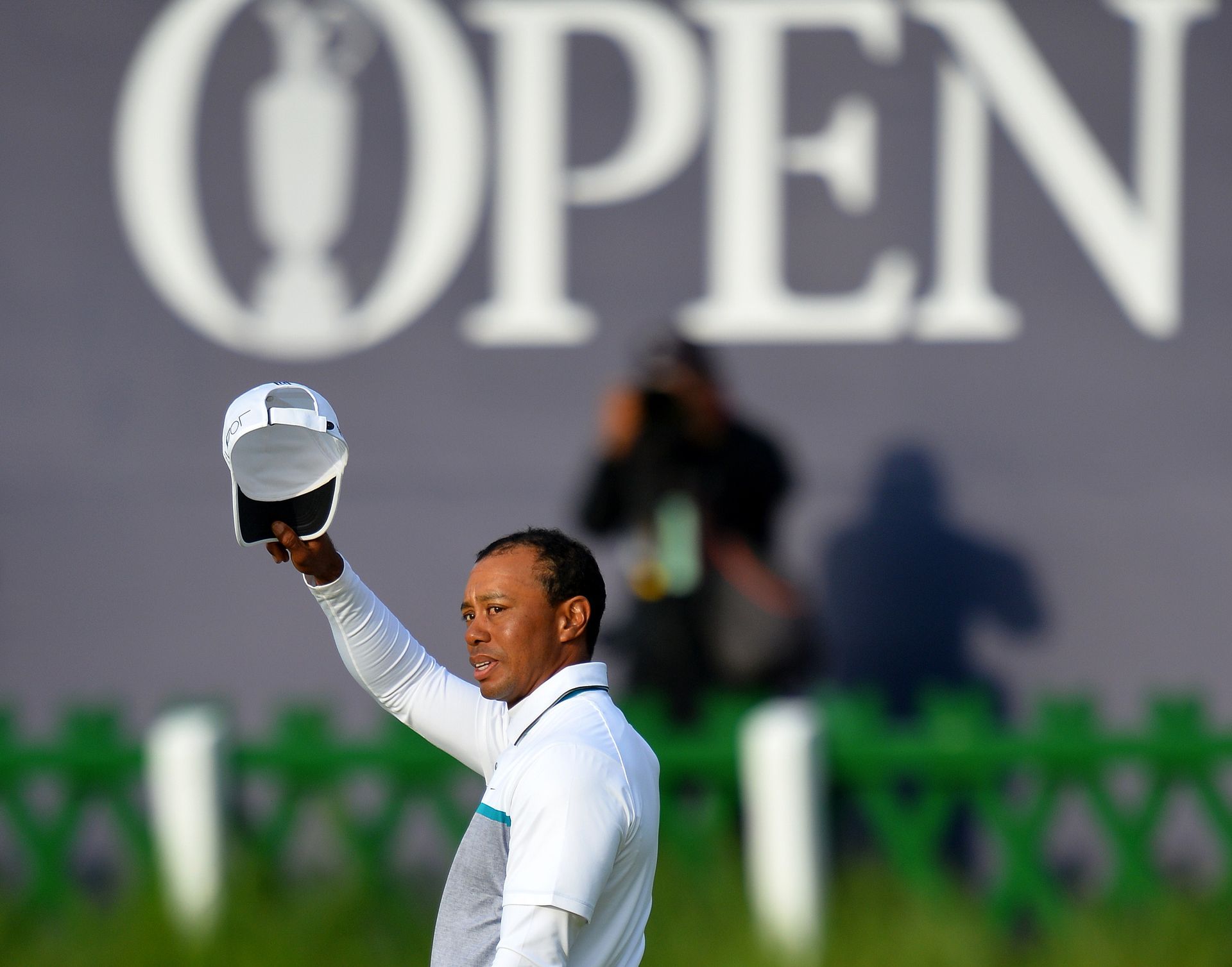 Tiger Woods misses cut at St Andrews