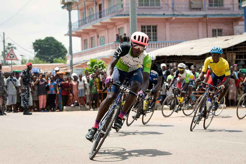 The riders leave Lunsar on the final stage.