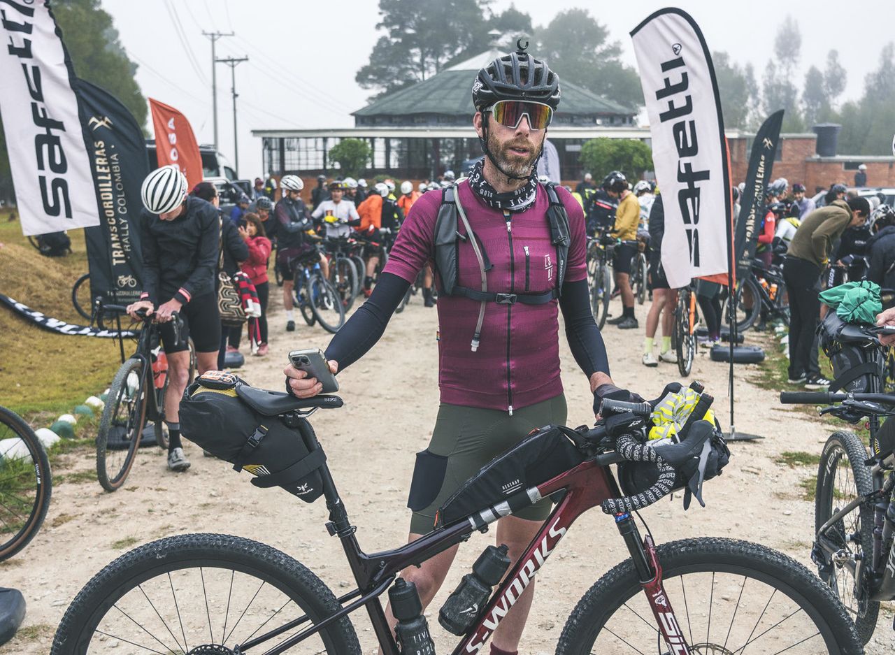 Laurens ten Dam at the early morning start of 2024 Transcordilleras in Paipa on February 11