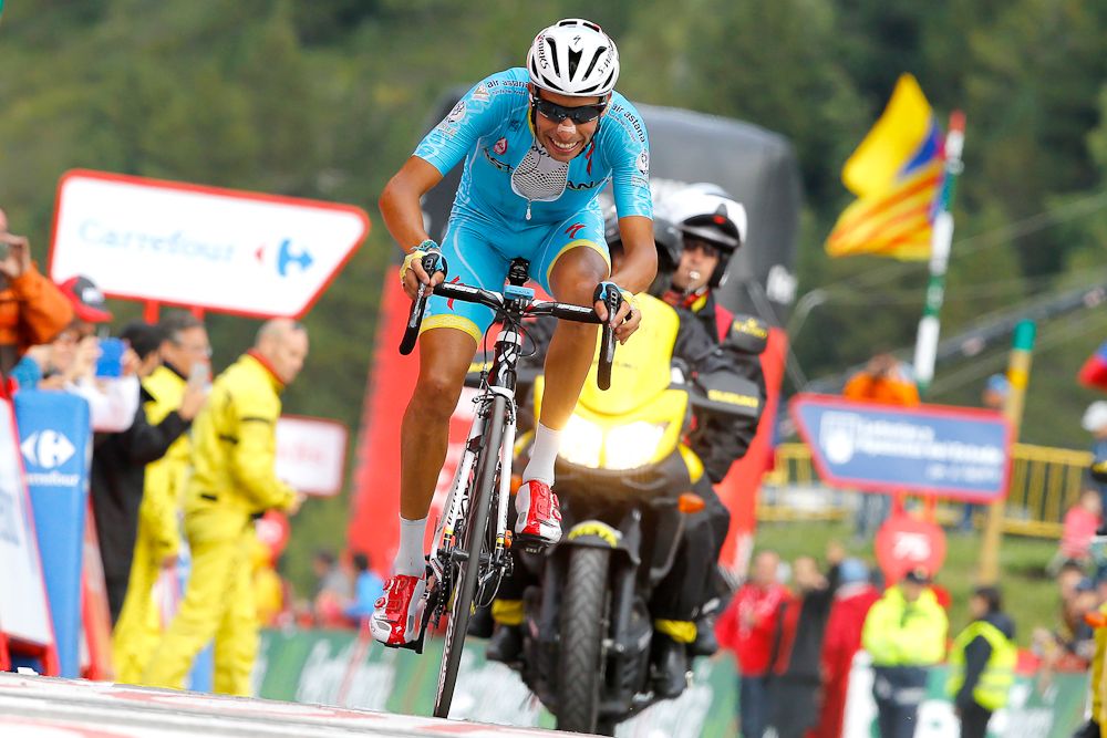 Fabio Aru charges for the line during stage 11 of the 2015 Vuelta a Espana.