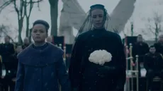 Hannah and Serena Joy in The Handmaid's Tale
