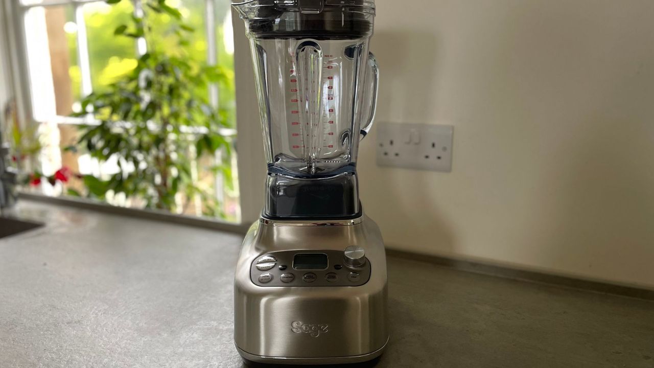 Sage The Q Blender