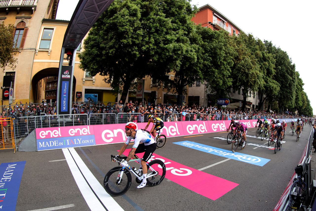 Giro dItalia 2021 104th Edition 13th stage Ravenna Verona 198 km 21052021 Giacomo Nizzolo ITA Team Qhubeka Assos photo Ilario BiondiBettiniPhoto2021