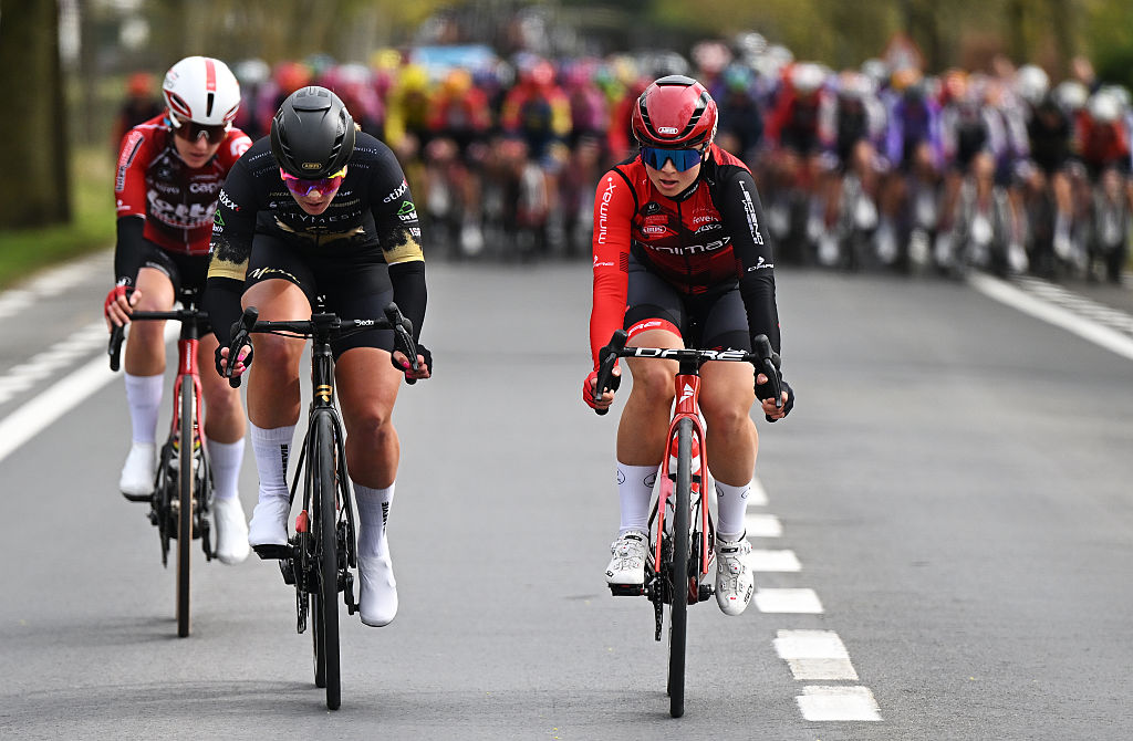 WEVELGEM, BELGIUM - MARCH 29: (L-R) Yonna van Dam of Netherlands and Team Citymesh - Customm Pro Cycling and Heidi Antikainen of Finland and Team MinMax Cycling compete in the breakaway during the 13th In Flanders Fields - From Middelkerke to Wevelgem 2026 - Women's Elite a 135.2km one day race from Wevelgem to Wevelgem / #UCIWWT / on March 29, 2026 in Wevelgem, Belgium. (Photo by Luc Claessen/Getty Images)