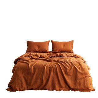 A rust colored bedding