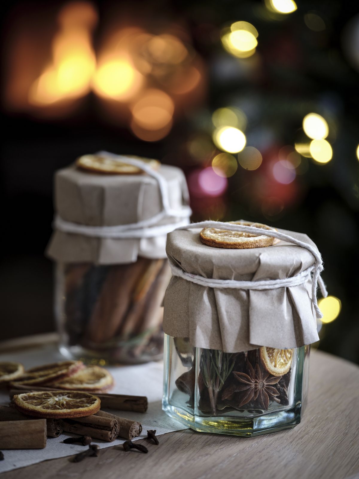How to make pot pourri for a festive gift pot