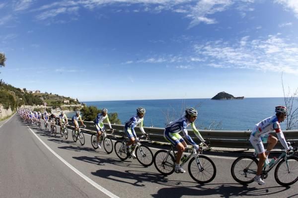 Liquigas lead the field