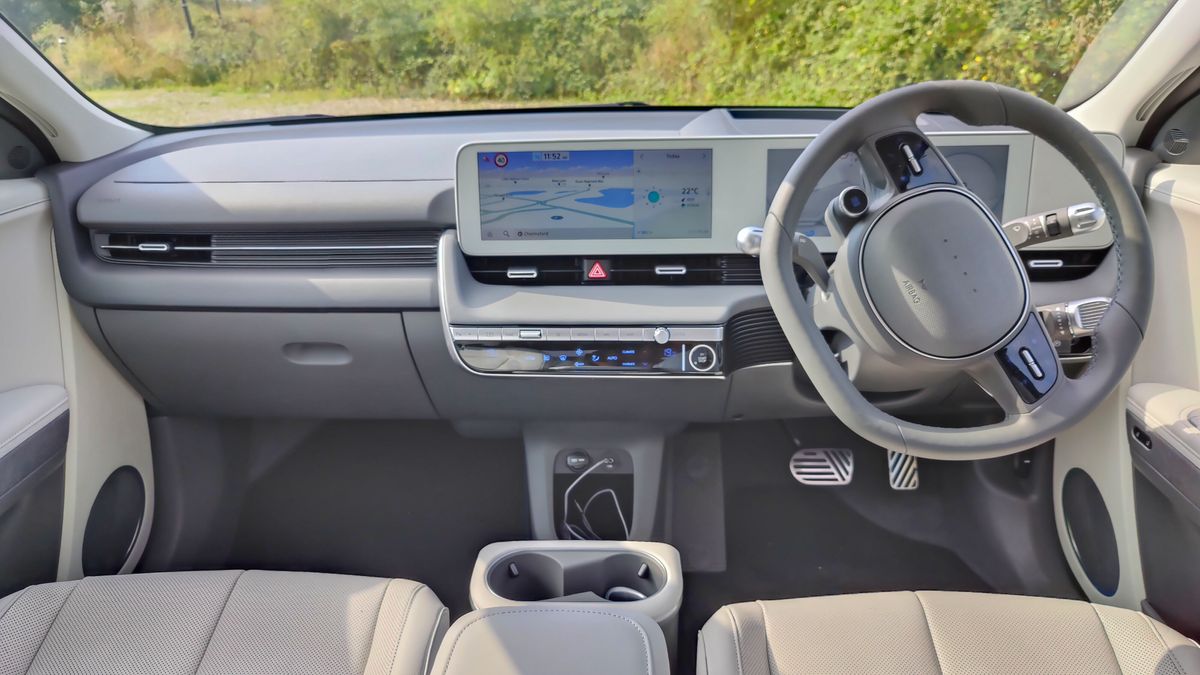View of entire dash in the Ioniq 5