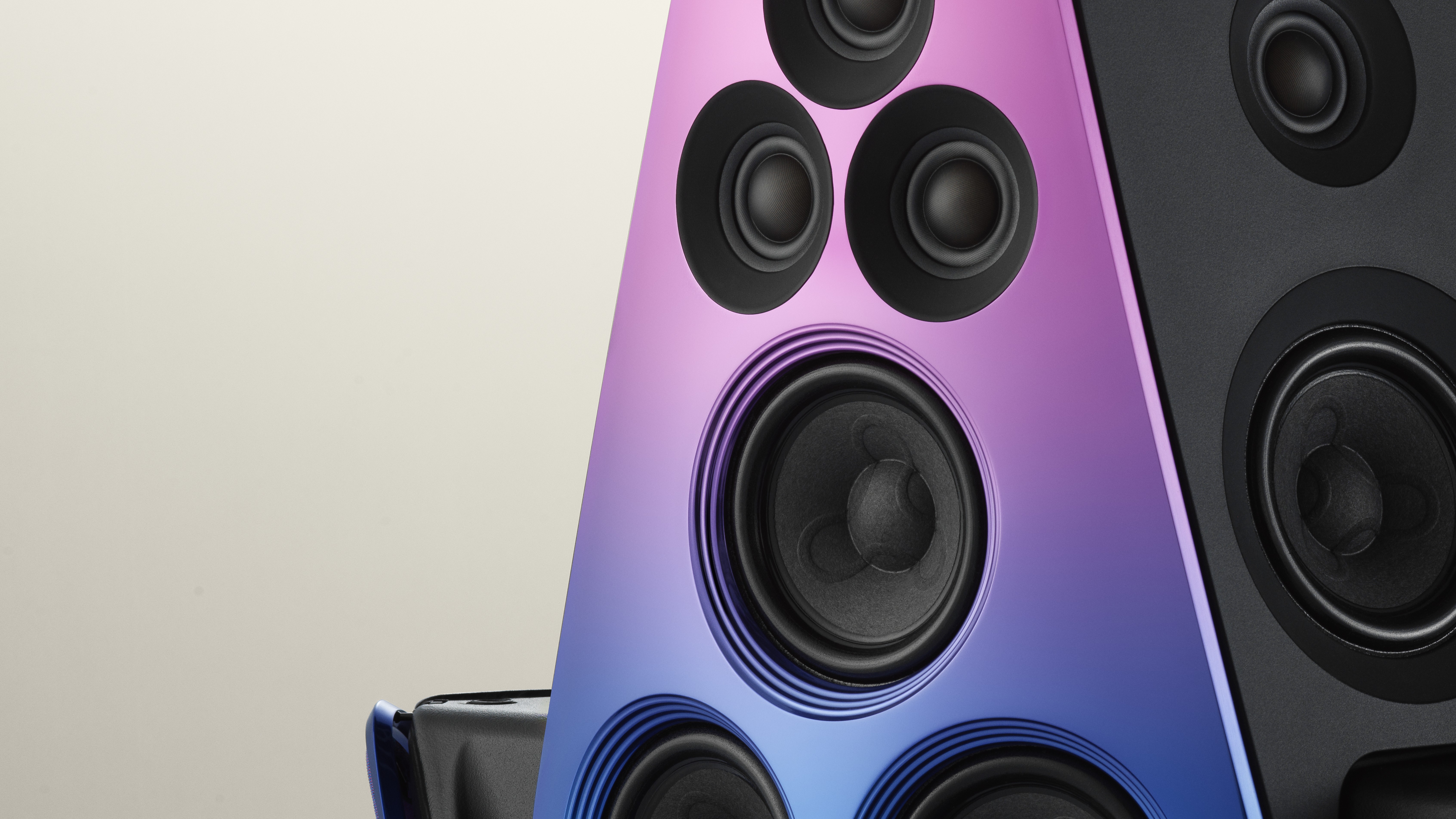 Bang &amp;amp; Olufsen Beolab 90 Phantom and Mirage Editions