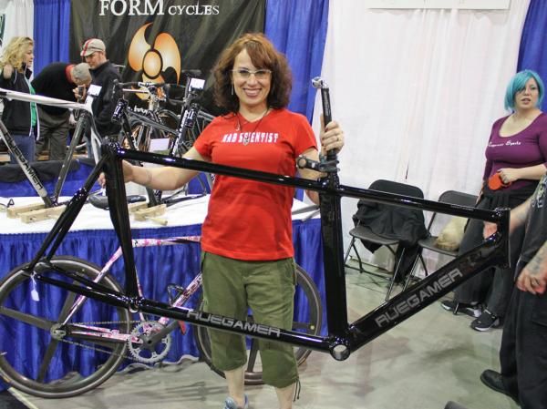 Ruegamer says this full-carbon track tandem frame weighs just 1,800g.