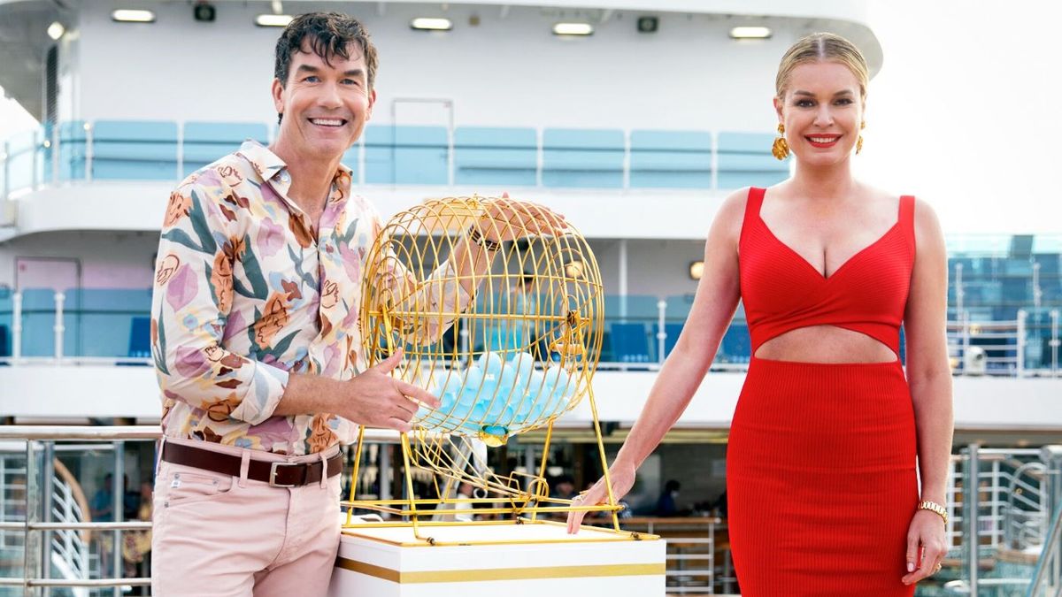 Hosts Jerry O&#039;Connell and Rebecca Romijn of The Real Love Boat