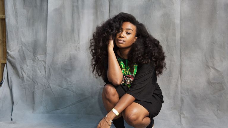Hair, Beauty, Skin, Hairstyle, Photo shoot, Cool, Long hair, Fashion, Sitting, Photography,