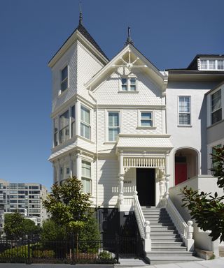 exterior of Victorian villa in San Francisco