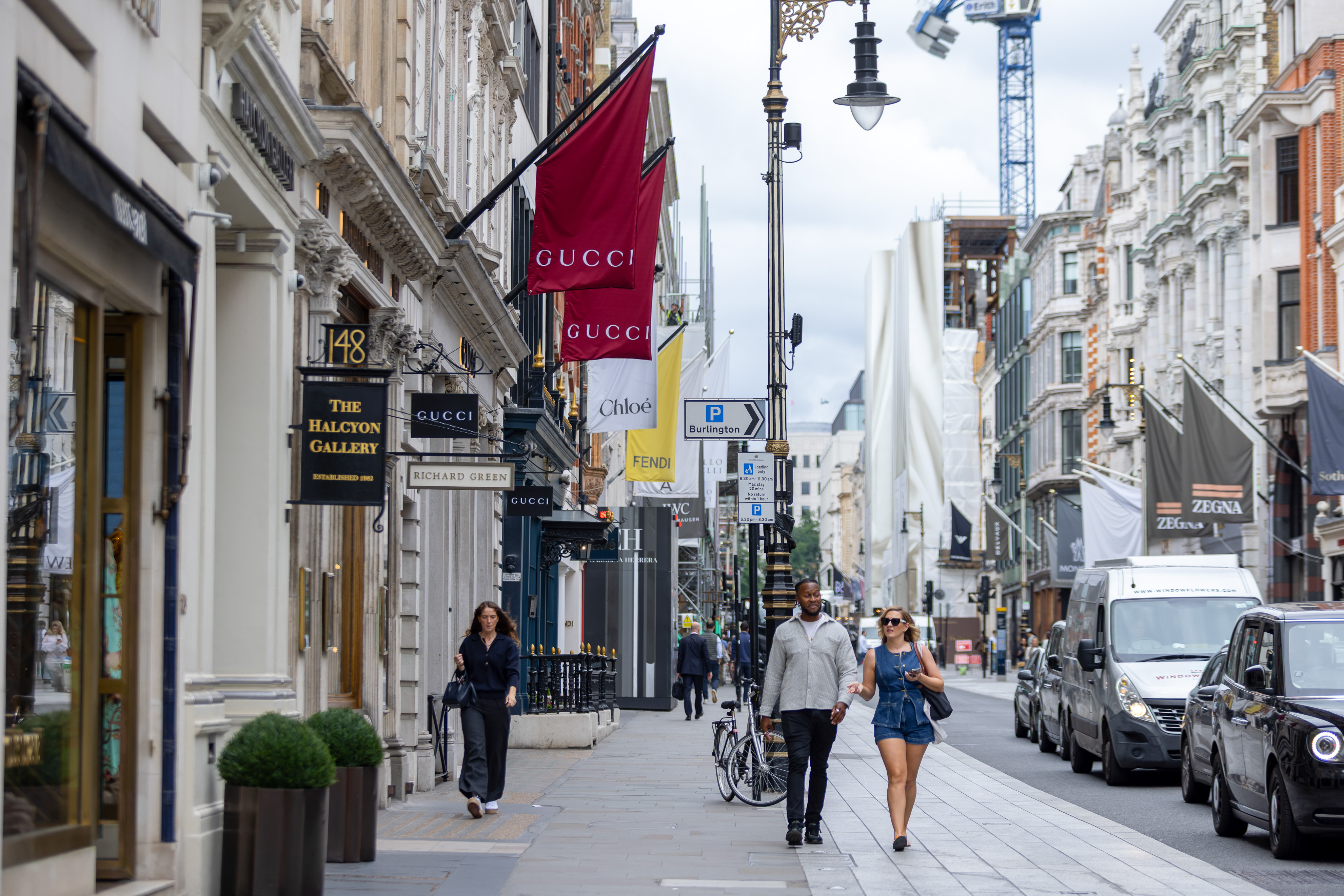 West End Shopping As Fashion Brands Report Earnings