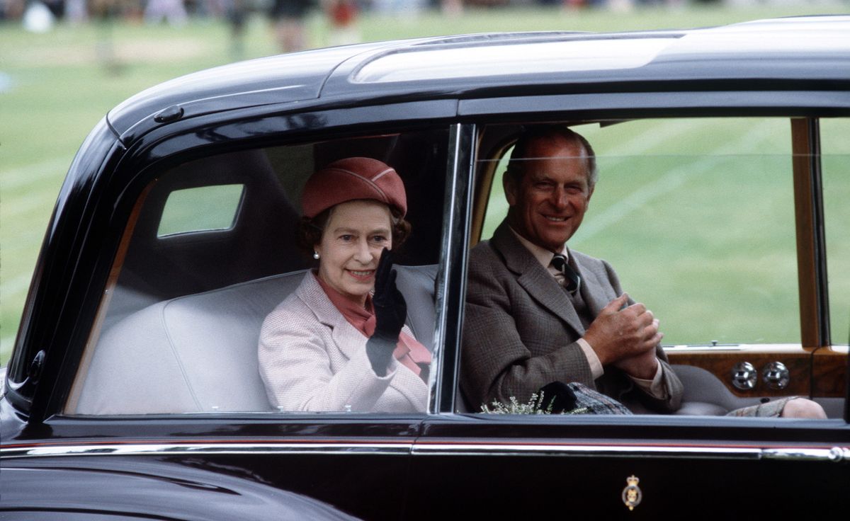 The queen rolls royce hires stock photography and images  Alamy