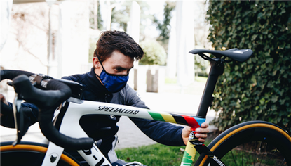 Julian Alaphilippe with his Specialized Tarmac SL7