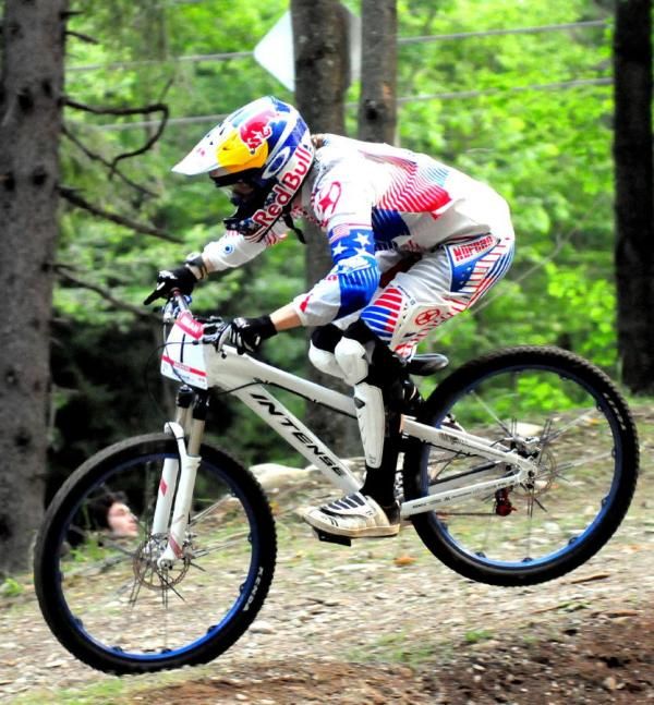 Jill Kintner (Intense/Red Bull) takes third in the final.