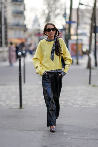 Street Style : Day Six - Paris Fashion Week - Womenswear F/W 2022-2023