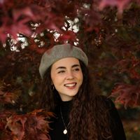 Louise Carey's avatar