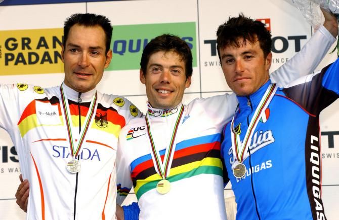 The 2004 podium from Verona: Erik Zabel (Germany), &Oacute;scar Freire (Spain) and Luca Paolini (Italy)