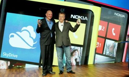 Microsoft CEO Steve Ballmer (left) and Nokia CEO Stephen Elop (right)