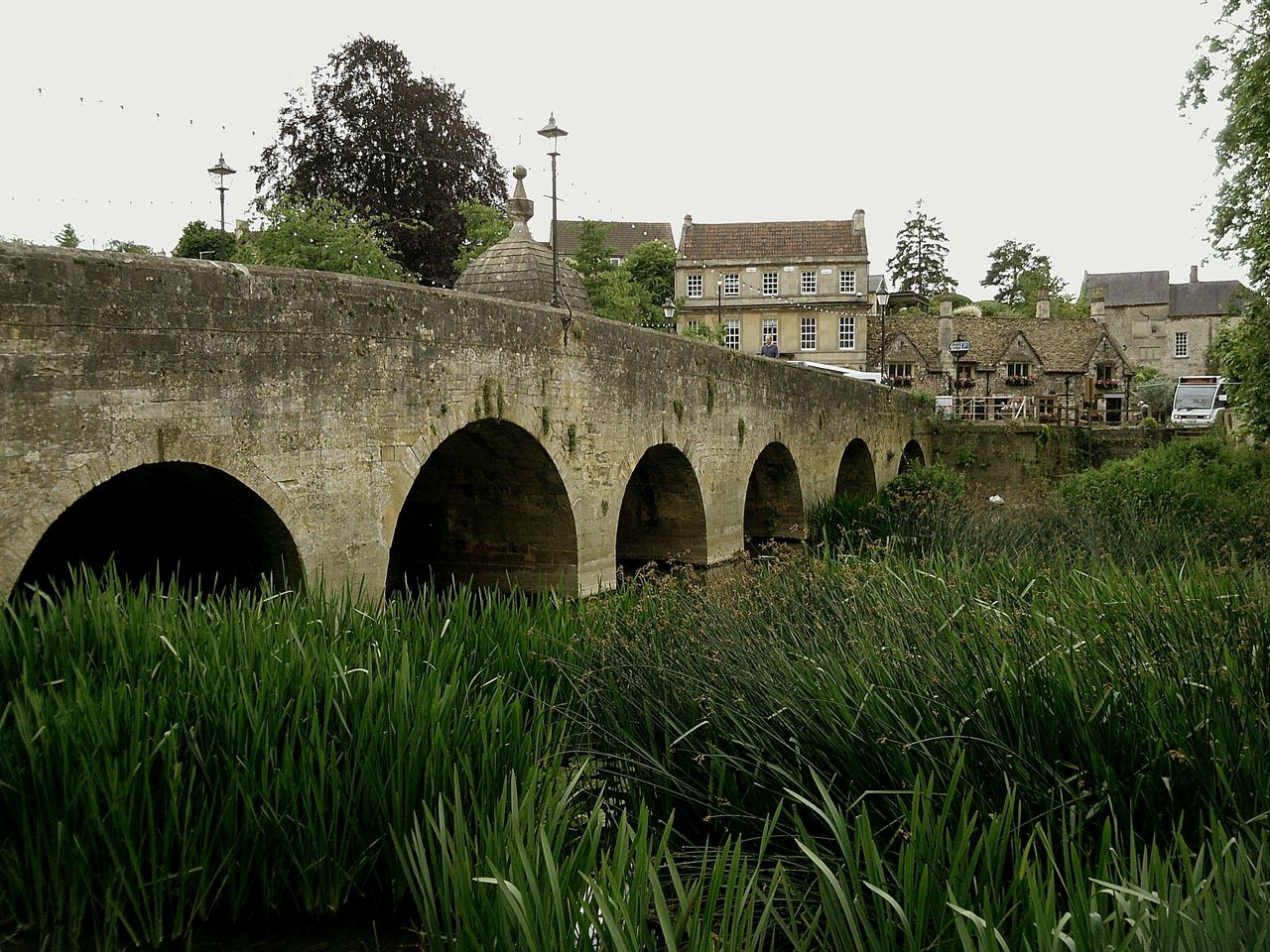Photograph of a bridge over the River Avon, taken with Camp Snap 2, image is very similar to the Standard image, with slightly cooler tones