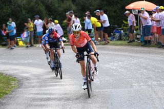 Niamh Fisher-Black attacks at the Tour de France Femmes 2024