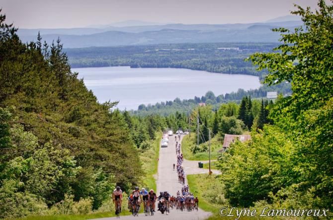 Field climbs on the second KOM