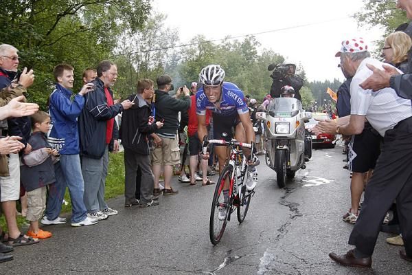 Sylvain Chavanel (Quick Step) has dropped all of his breakaway companions and speeds towards Spa alone.