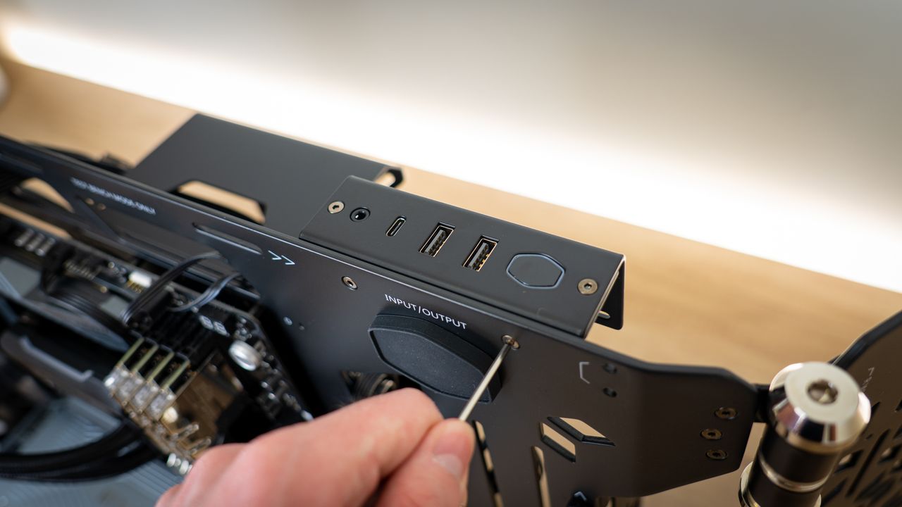 Cooler Master MasterFrame 700