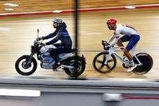 Josh Tarling motorpacing with Ben Greenwood on the Manchester Velodrome