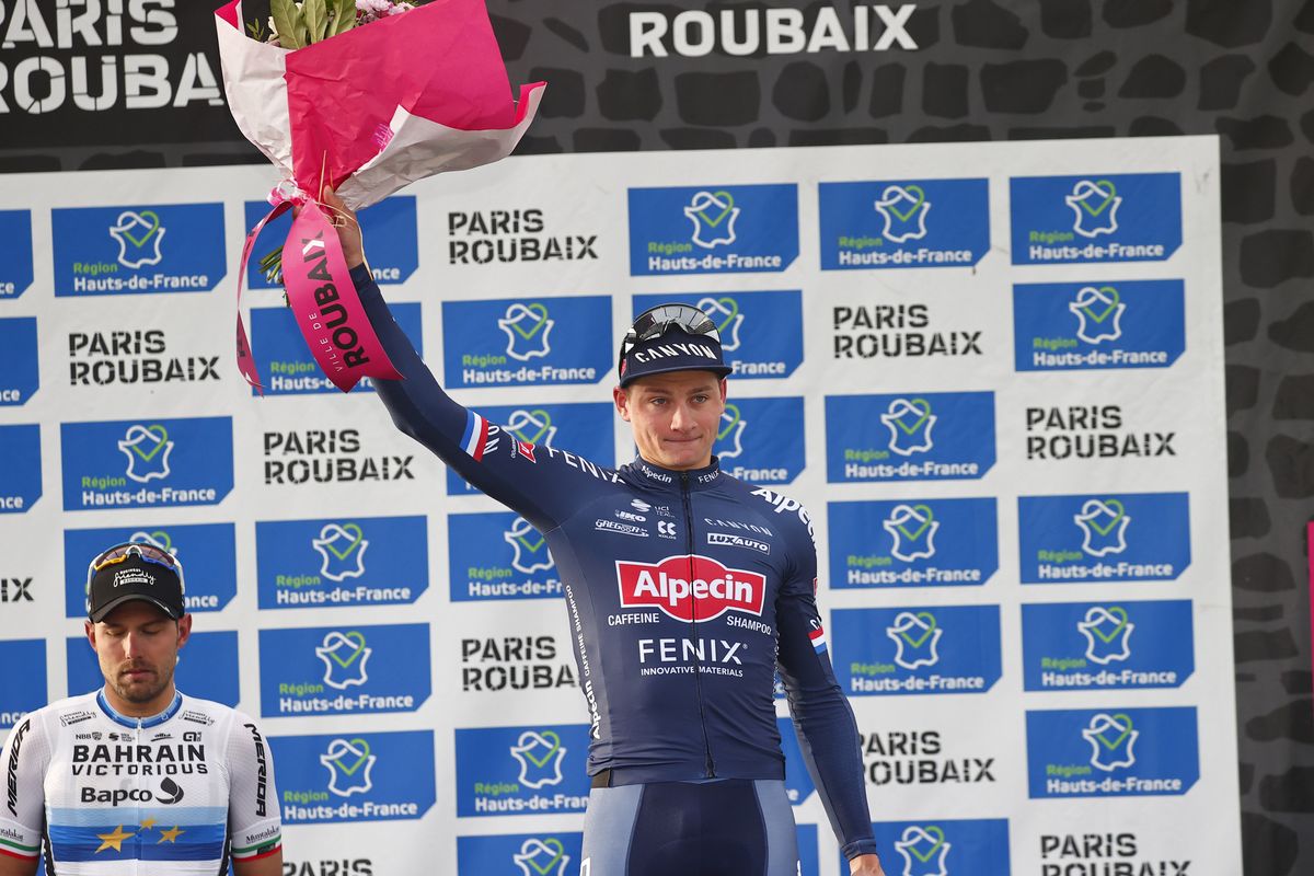 Paris Roubaix 2021 118th Edition Denain Roubaix 2577 km 03102021 Sonny Colbrelli ITA Bahrain Victorious Mathieu Van Der Poel NED AlpecinFenix photo Luca BettiniBettiniPhoto2021