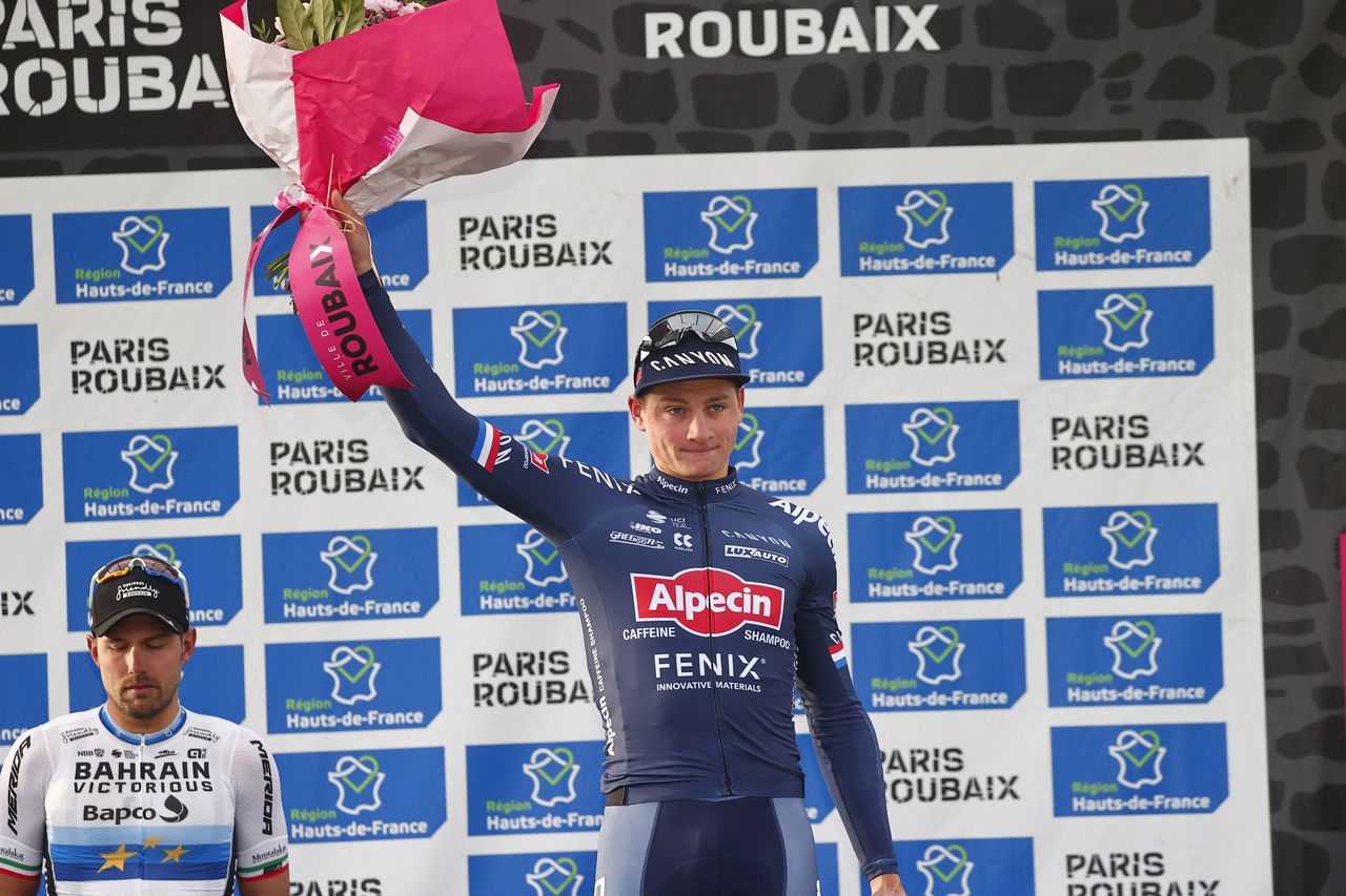 Paris Roubaix 2021 118th Edition Denain Roubaix 2577 km 03102021 Sonny Colbrelli ITA Bahrain Victorious Mathieu Van Der Poel NED AlpecinFenix photo Luca BettiniBettiniPhoto2021