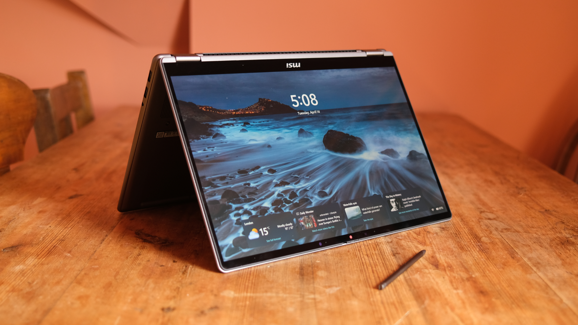 MSI Prestige 14 Flip AI+ review