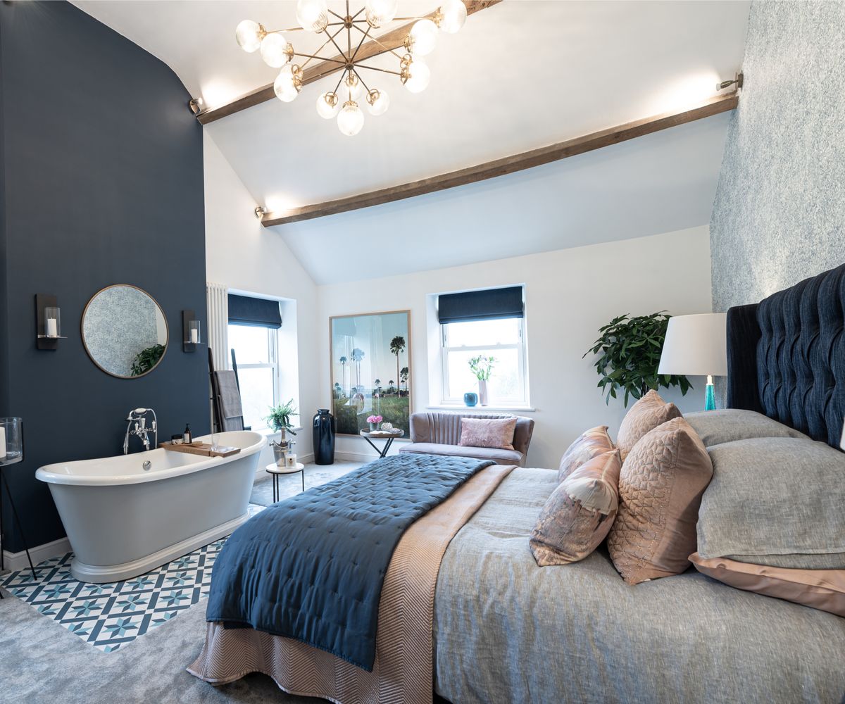 Seeking bath in bedroom advice? Experts weigh up the pros and cons | Homebuilding