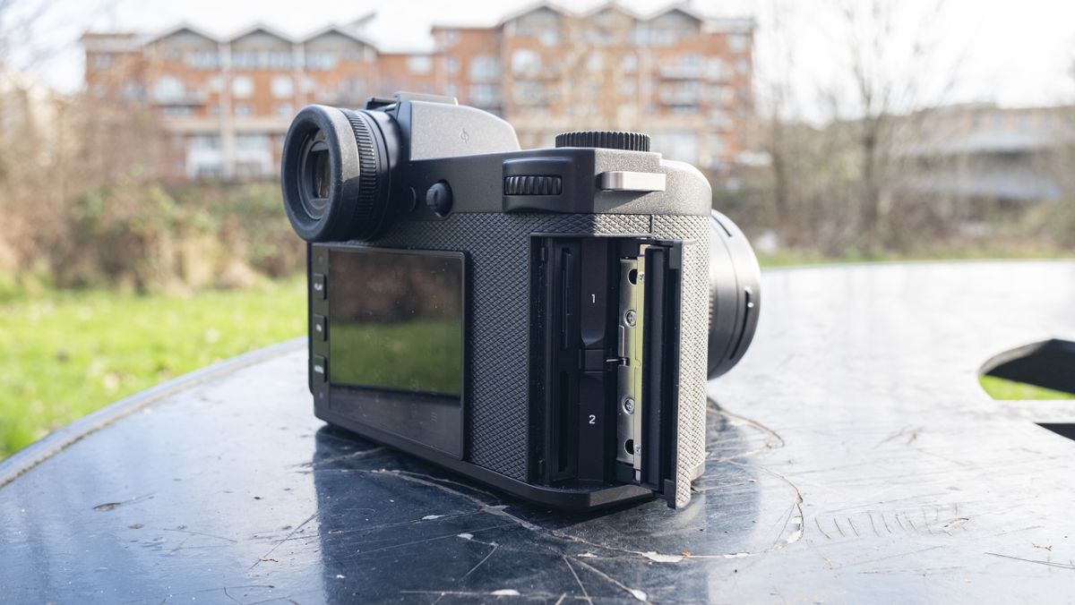 Leica SL2-S