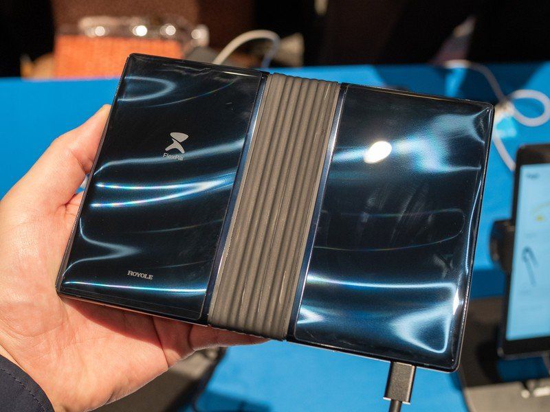 Royole FlexPai foldable phone