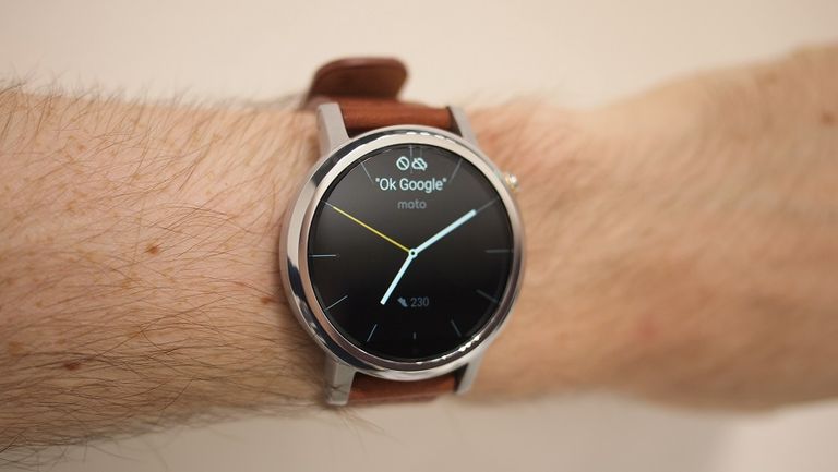 Moto 360 (2015)and Moto 360 Sport
