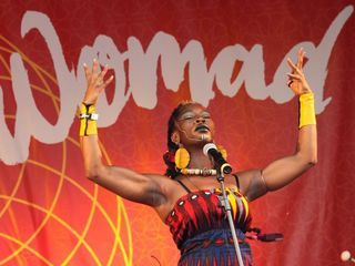 Dobet gnahor at womad festival