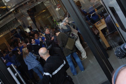 Apple ipad queue