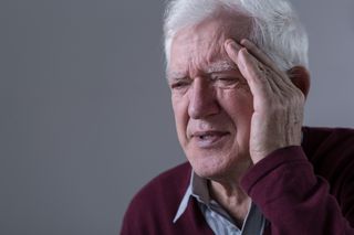 old man, head pain, dizzy